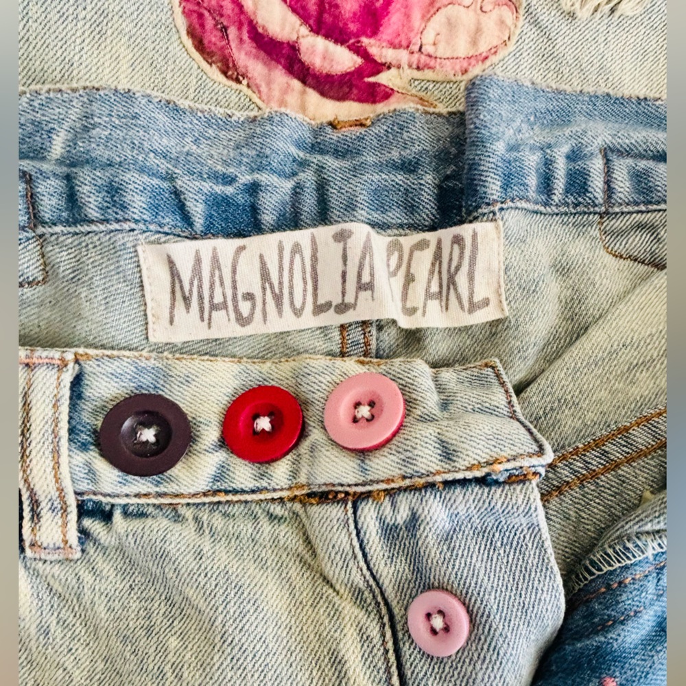 Magnolia Pearl Bird Applique Miner Denims
☀️SOLD OUT☀️ - Picture 9 of 11